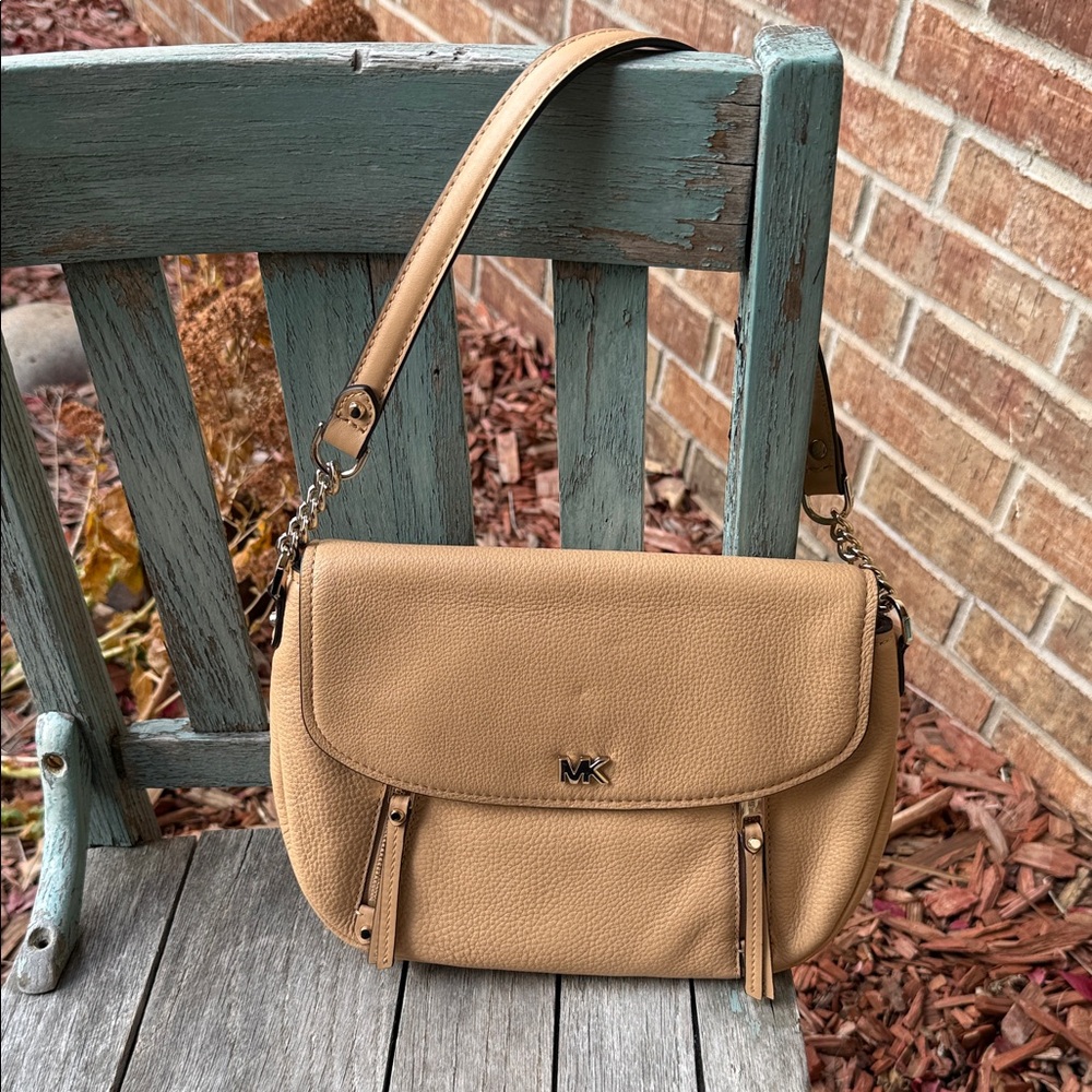 Michael Kors Evie Butternut Leather Shoulder Flap Bag w/Xbody Strap